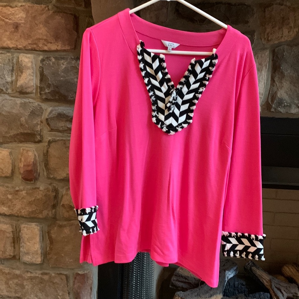 Crown & Ivy top